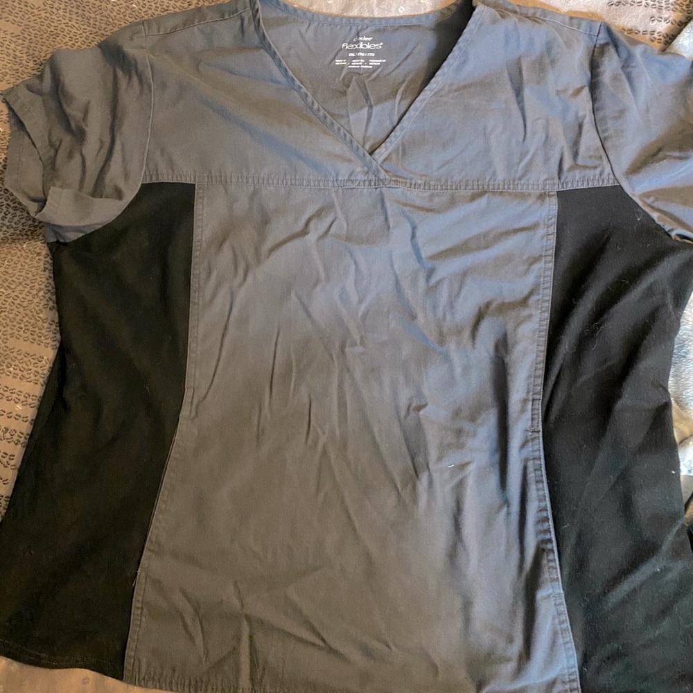 Cherokee scrub top